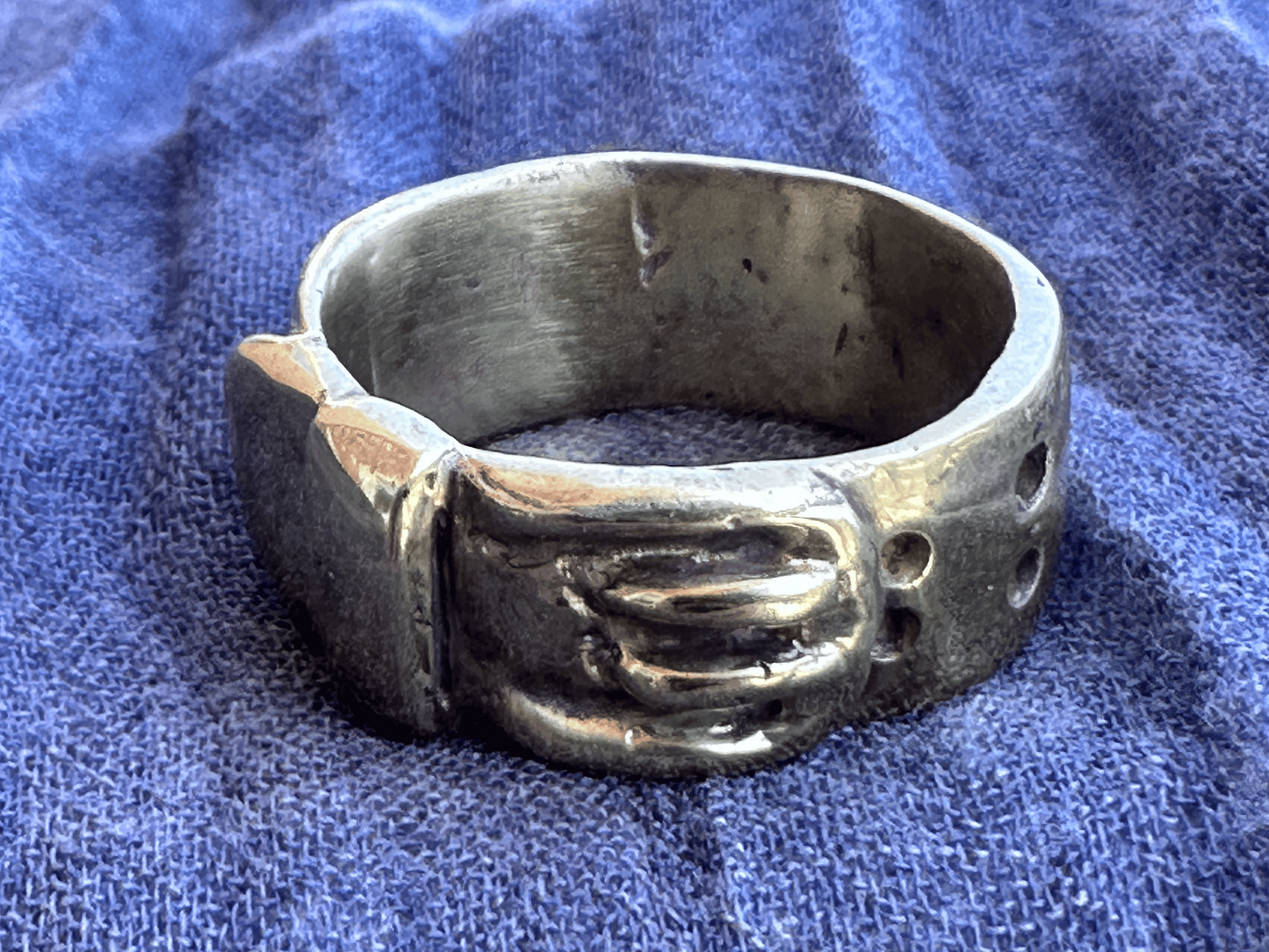 Large Buckle Belt Ring